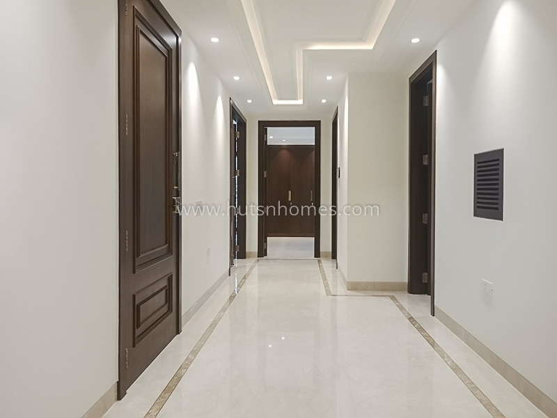 4 BHK Flat For Rent in Vasant Vihar