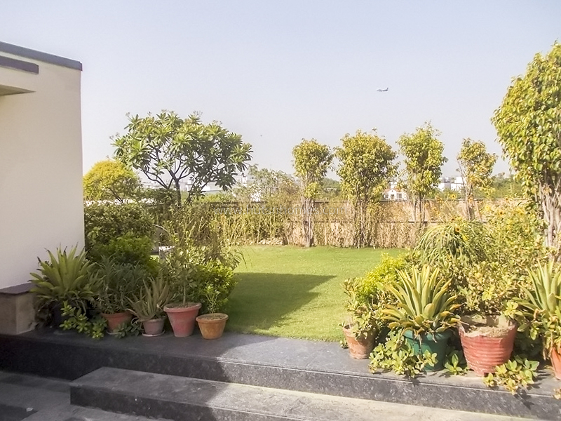 4 BHK Flat For Rent in Vasant Vihar