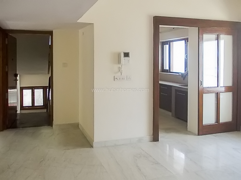 3 BHK Flat For Rent in Defence Colony