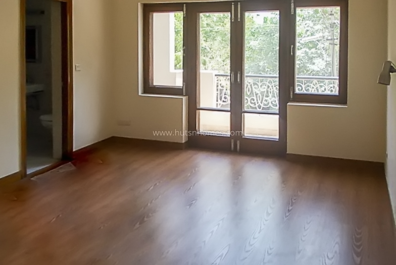 3 BHK Flat For Rent in Defence Colony