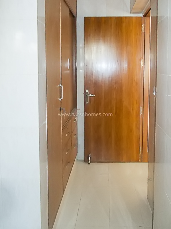 3 BHK Flat For Rent in Defence Colony