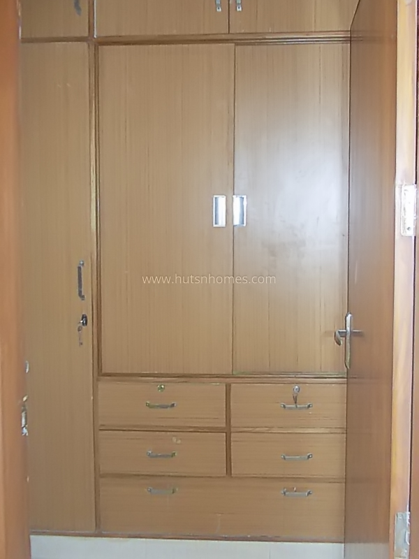 3 BHK Flat For Rent in Defence Colony