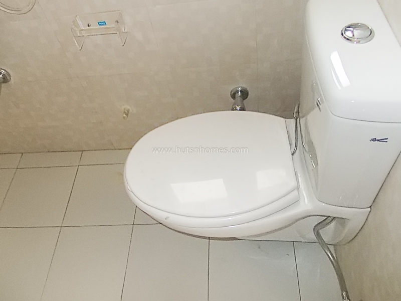 3 BHK Flat For Rent in Defence Colony