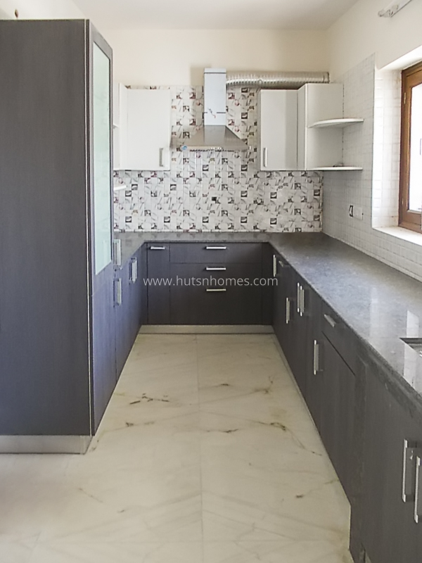3 BHK Flat For Rent in Defence Colony