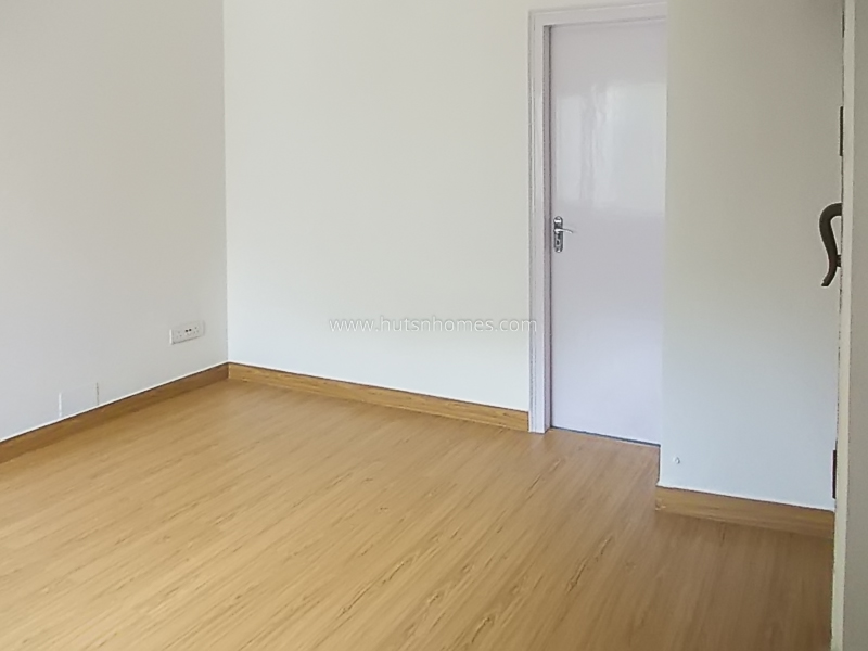 3 BHK Flat For Rent in Defence Colony