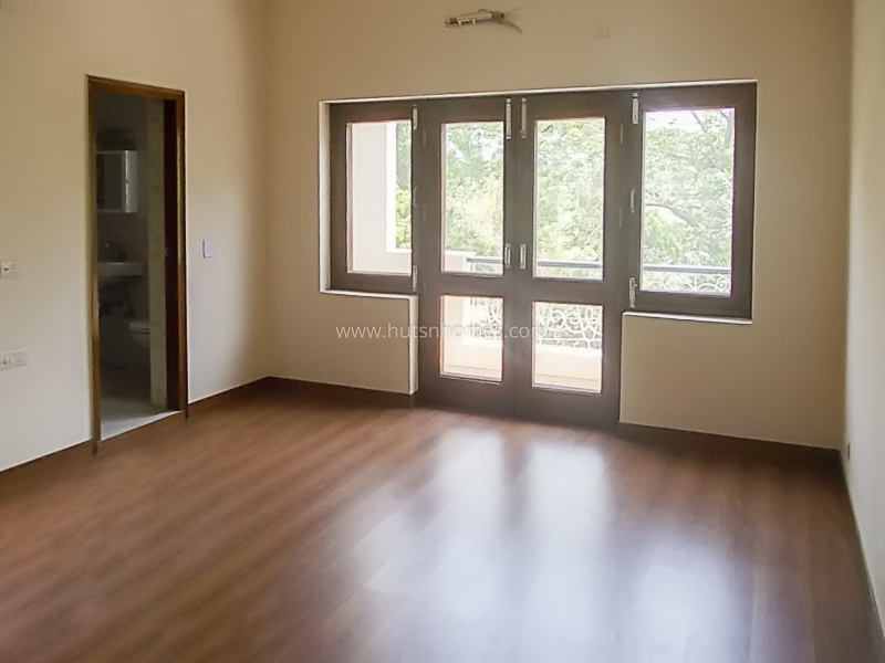 3 BHK Flat For Rent in Defence Colony