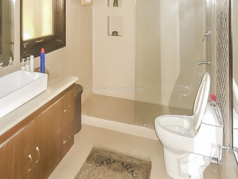 6 BHK Farm House For Rent in Chttarpur