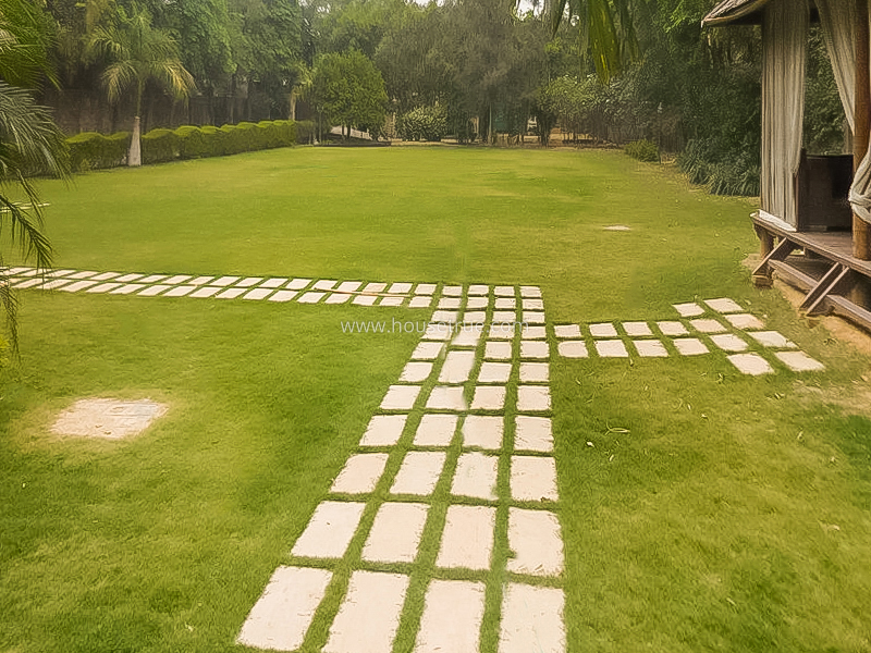 6 BHK Farm House For Rent in Chttarpur