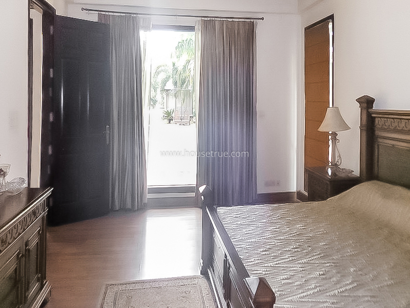 6 BHK Farm House For Rent in Chttarpur
