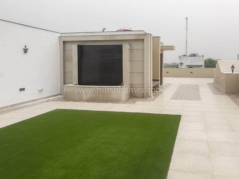 4 BHK Flat For Rent in Vasant Vihar