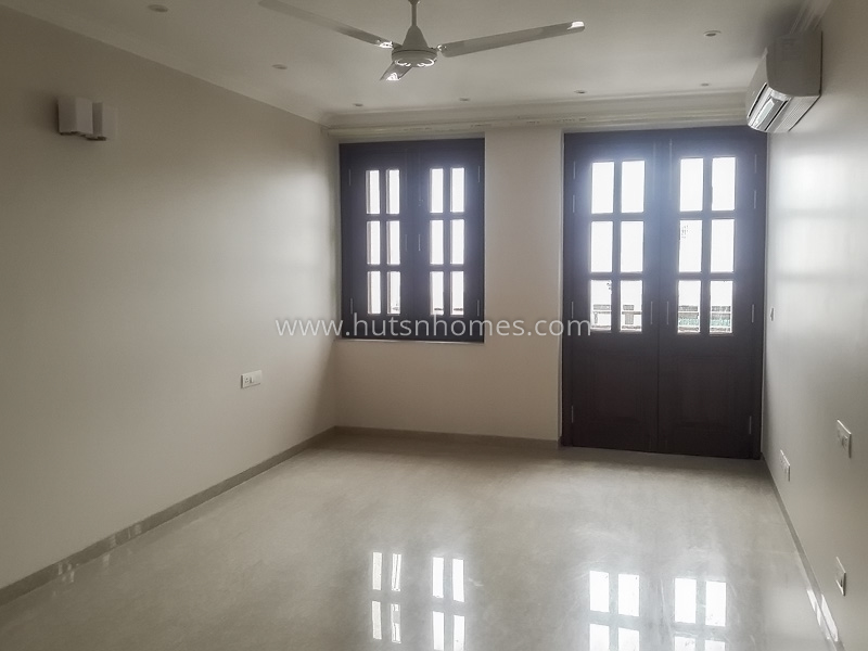 4 BHK Flat For Rent in Vasant Vihar