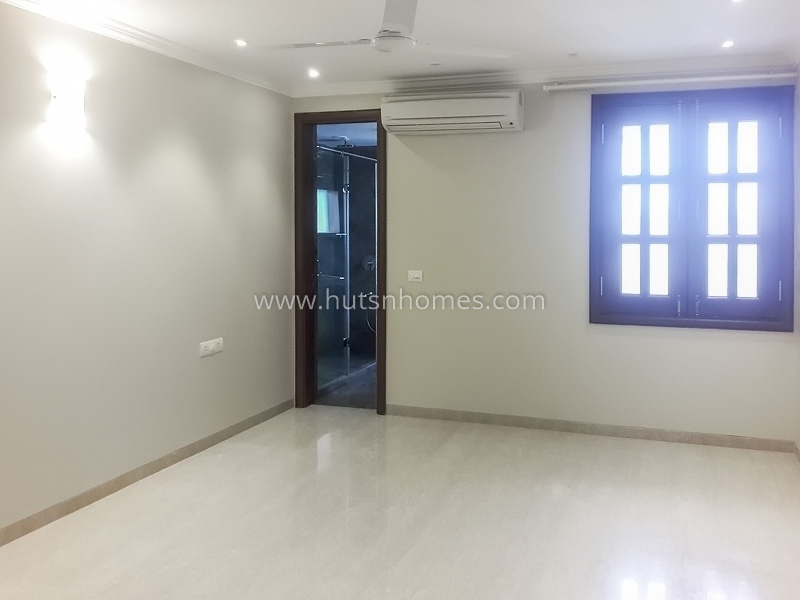 4 BHK Flat For Rent in Vasant Vihar