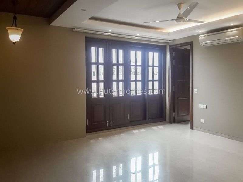 4 BHK Flat For Rent in Vasant Vihar