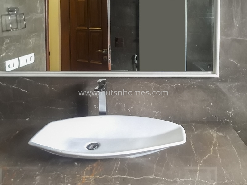 4 BHK Flat For Rent in Vasant Vihar