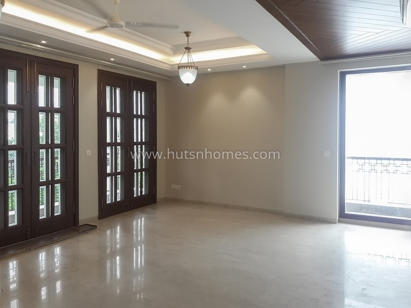 4 BHK Flat For Rent in Vasant Vihar