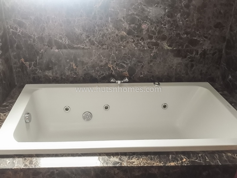 4 BHK Flat For Rent in Vasant Vihar