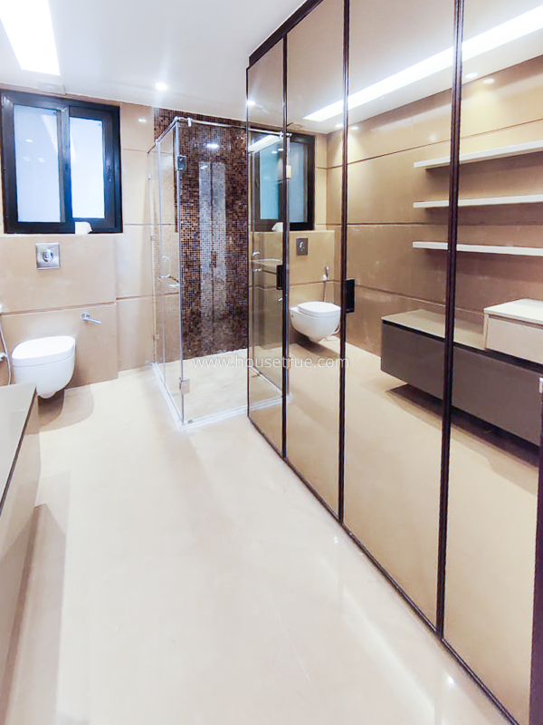 4 BHK Flat For Rent in West End Colony