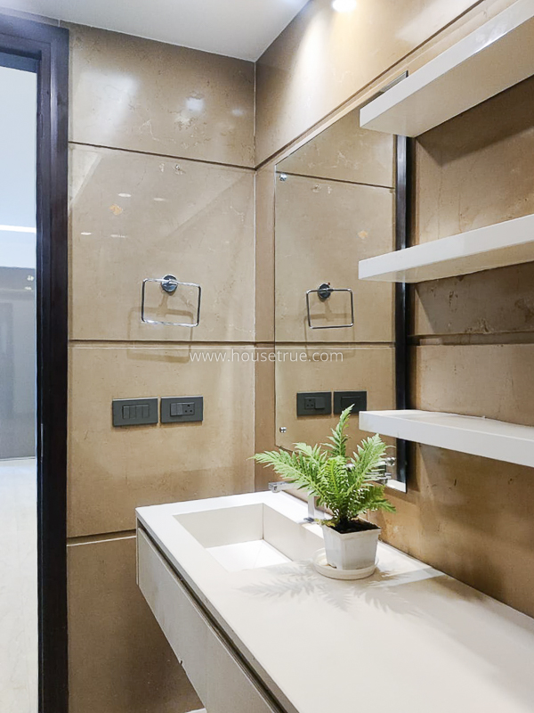 4 BHK Flat For Rent in West End Colony