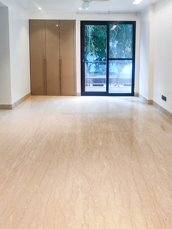 4 BHK Flat For Rent in West End Colony