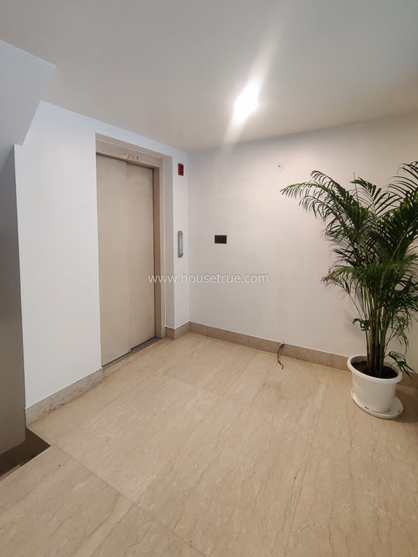 4 BHK Flat For Rent in West End Colony