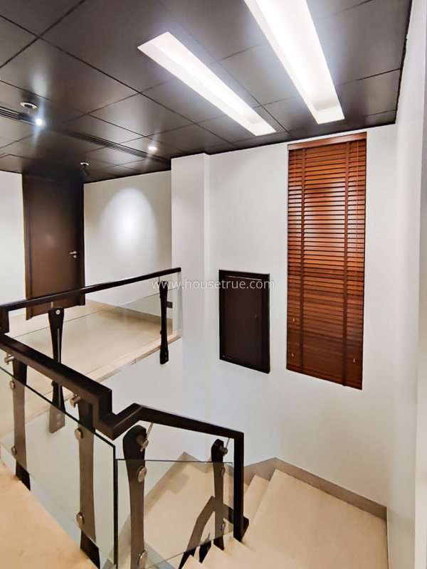 4 BHK Flat For Rent in West End Colony