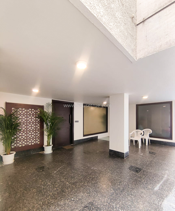 4 BHK Flat For Rent in West End Colony