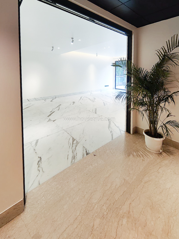 4 BHK Flat For Rent in West End Colony