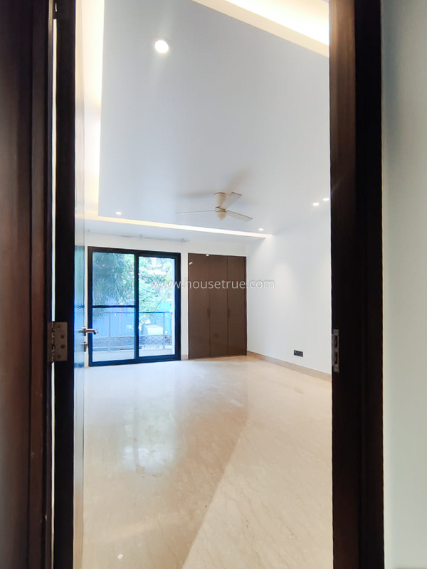 4 BHK Flat For Rent in West End Colony