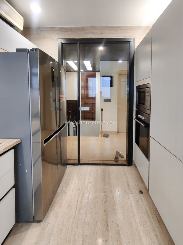 4 BHK Flat For Rent in West End Colony