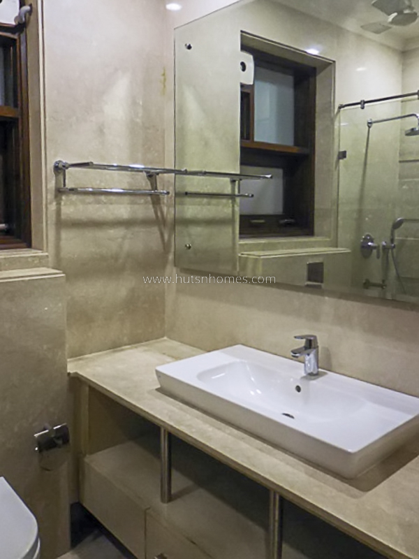 3 BHK Duplex For Rent in Chanakyapuri