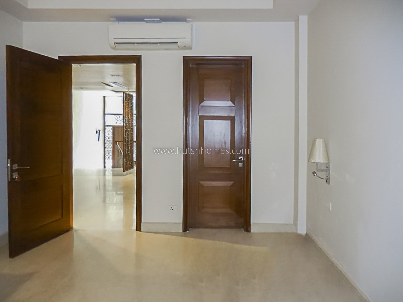 3 BHK Duplex For Rent in Chanakyapuri