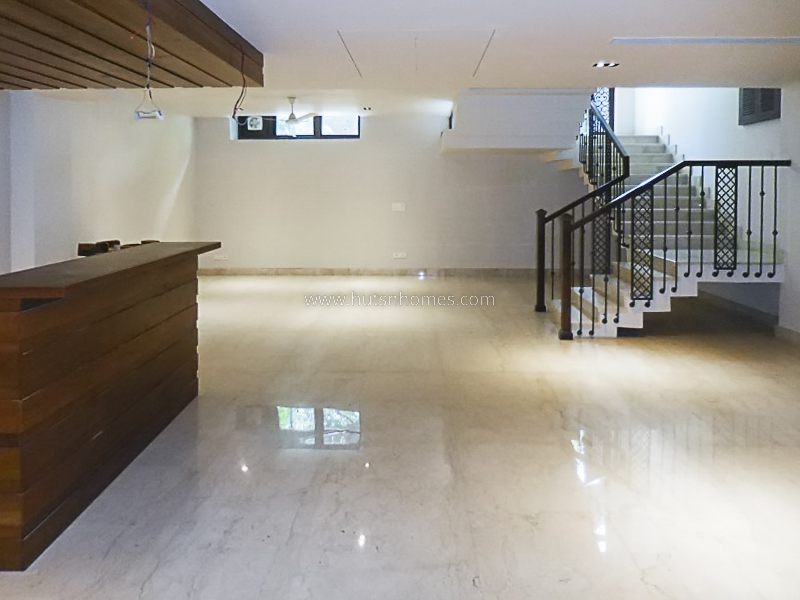 3 BHK Duplex For Rent in Chanakyapuri