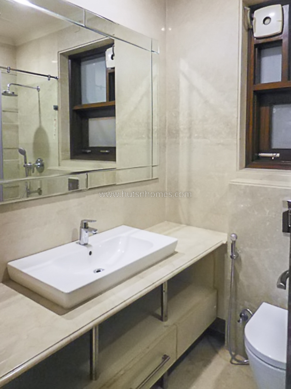 3 BHK Duplex For Rent in Chanakyapuri