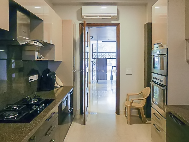 3 BHK Duplex For Rent in Chanakyapuri