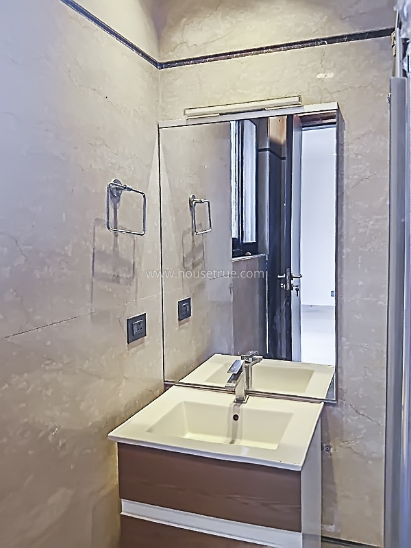 4 BHK Builder Floor For Rent in West End Colony