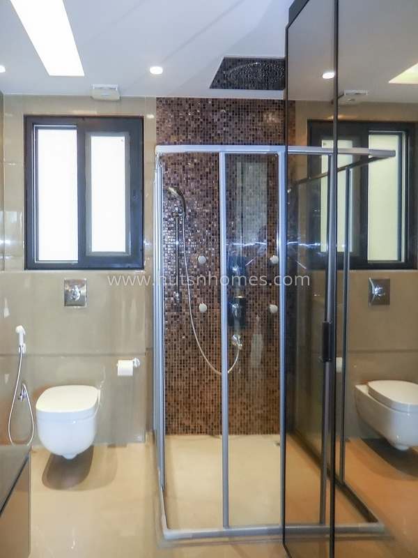 4 BHK Flat For Rent in West End Colony