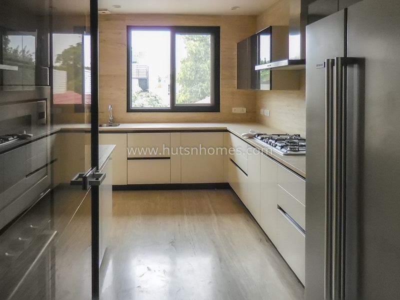 4 BHK Flat For Rent in West End Colony