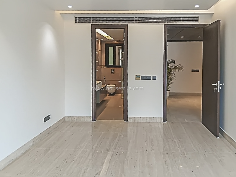 4 BHK Builder Floor For Rent in West End Colony