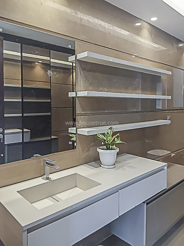 4 BHK Builder Floor For Rent in West End Colony