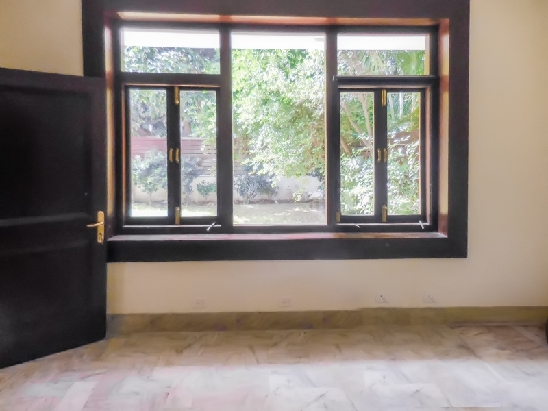 5 BHK House For Rent in Chanakyapuri