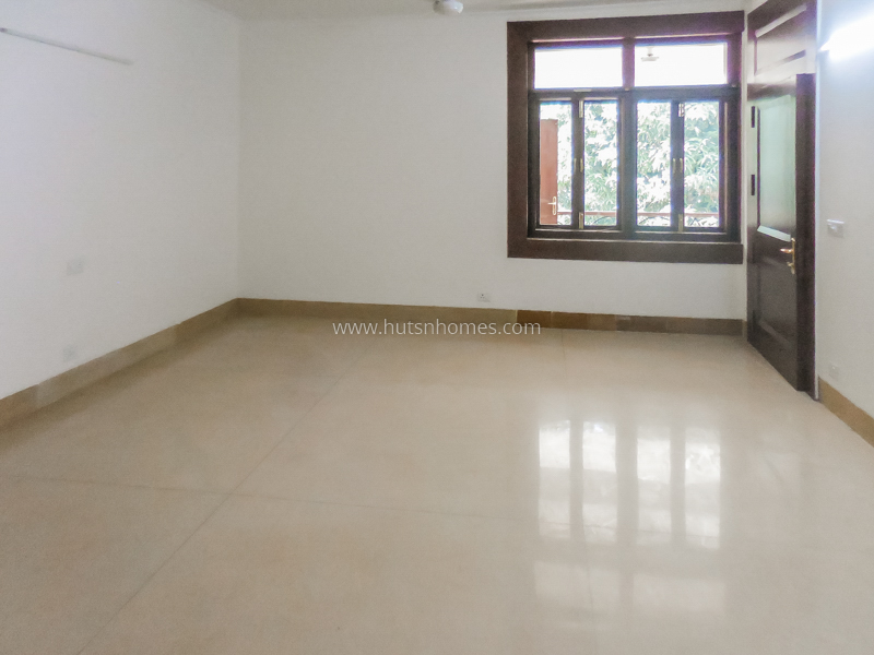 5 BHK House For Rent in Chanakyapuri