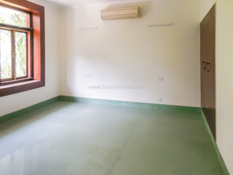 5 BHK House For Rent in Chanakyapuri