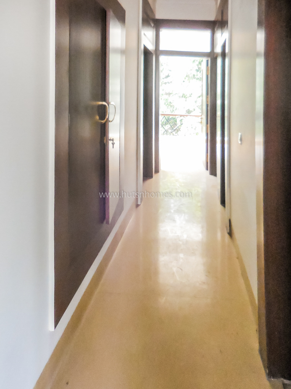 5 BHK House For Rent in Chanakyapuri