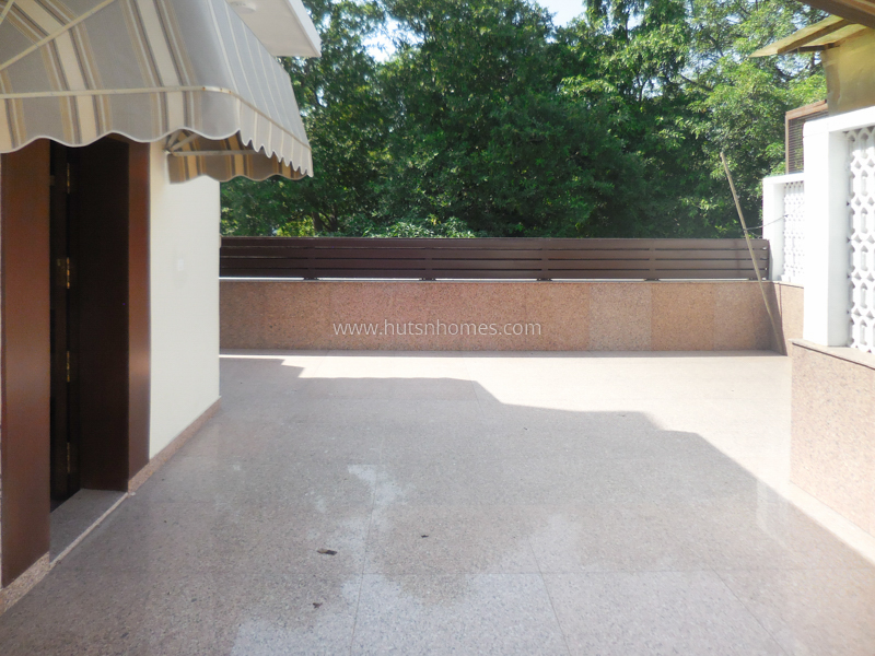 5 BHK House For Rent in Chanakyapuri