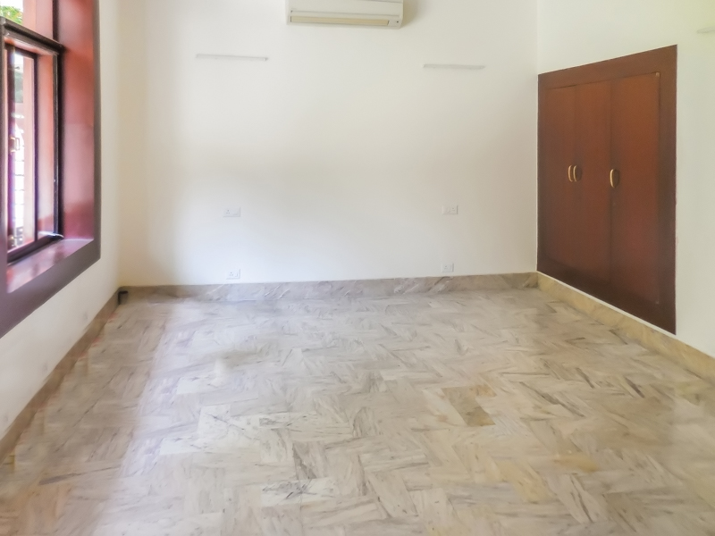 5 BHK House For Rent in Chanakyapuri