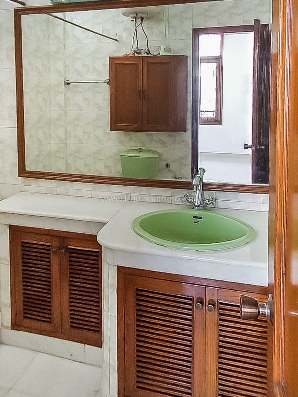 3 BHK Flat For Rent in Defence Colony