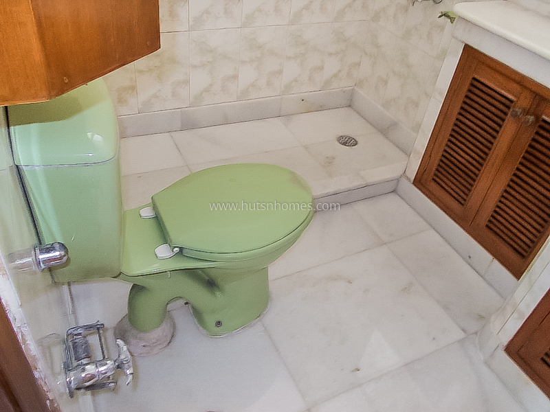 3 BHK Flat For Rent in Defence Colony