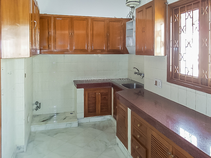3 BHK Flat For Rent in Defence Colony