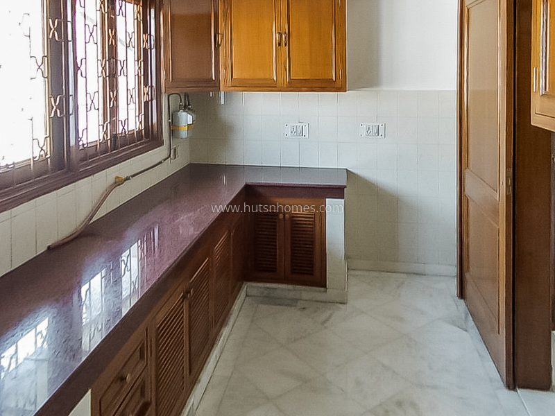 3 BHK Flat For Rent in Defence Colony