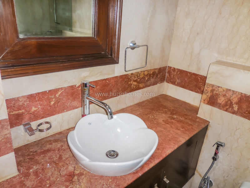 4 BHK Flat For Rent in Vasant Vihar